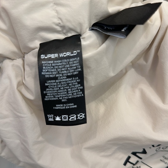 Aritzia Cream super puff matte pearl Puffer Jacket Sz Small - Picture 6 of 8